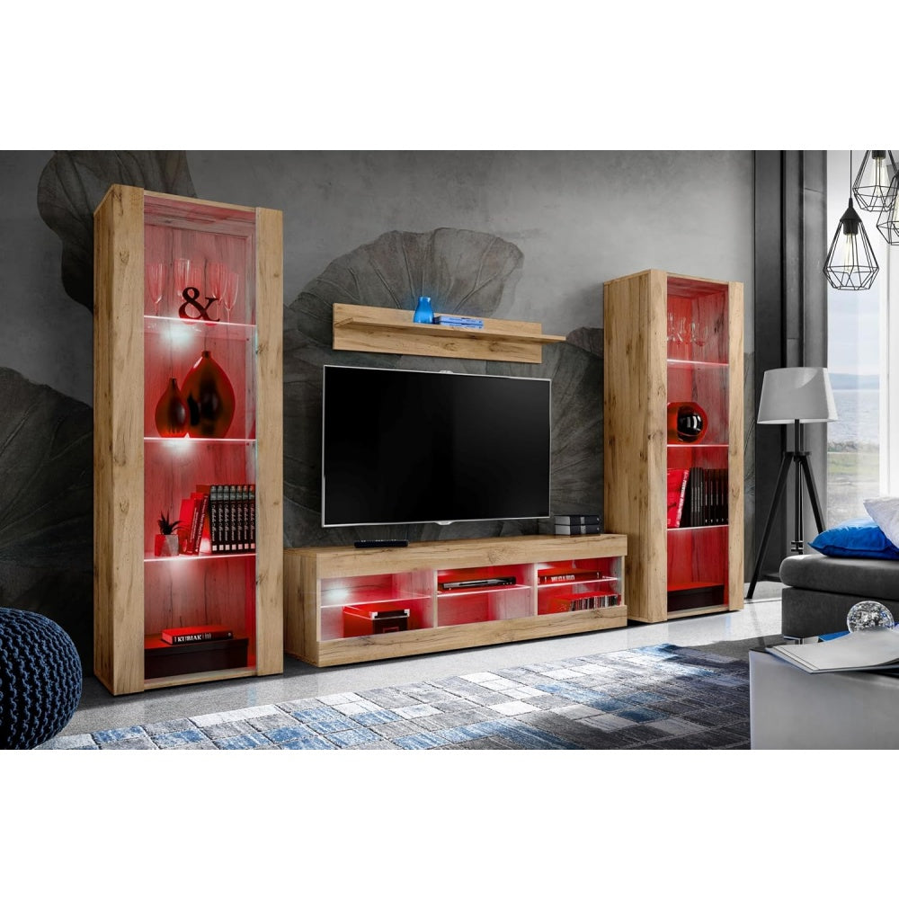 Wohnwand mit TV-Lowboard und Stauraum in Wotan-Holzoptik
